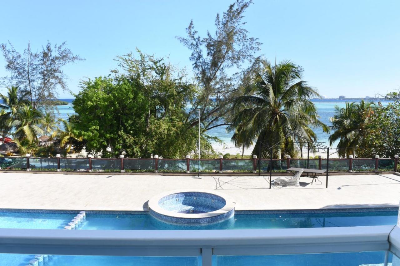 Dream Village Boca Chica Frente A La Playa Екстериор снимка